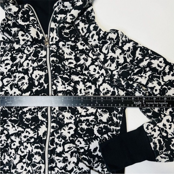 lululemon Black and White Flowers Scuba Hoodie Size 6 - Picture 8 of 12